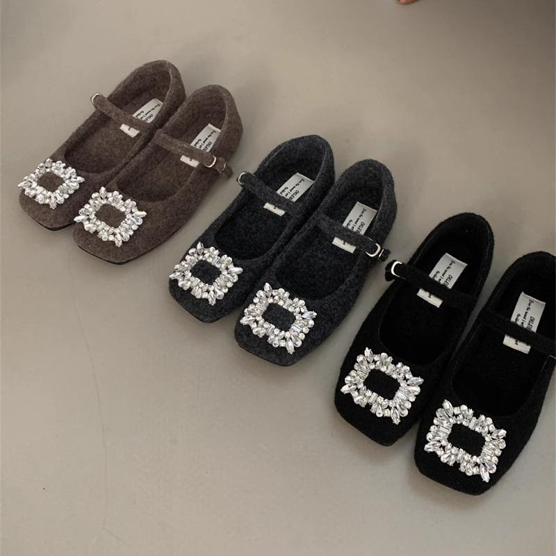 In the Autumn and Winter of 2025, the New Retro Square Head Flat Bottom Word with Rhinestone with Skirt, Foreign Style Mary Jane Fluffy Shoes Women