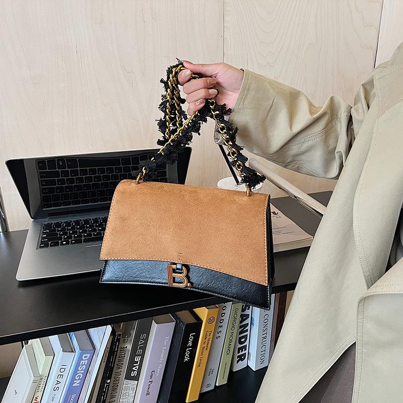 

Bag women s autumn and winter retro simple commuter shoulder bag fashion light luxury bag light luxury texture underarm women s bag хаки