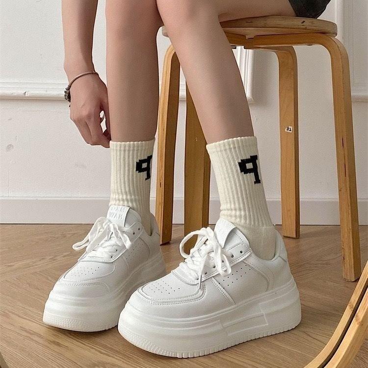 New Women's White Shoes Women's Ins Tide Summer Breathable Versatile Women's Shoes Niche Sports and Leisure Board Shoes