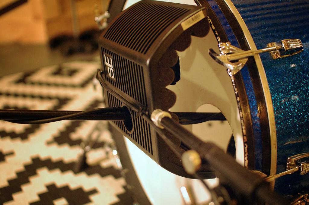 sE Electronics guitaRF Acoustic Treatment Device for Musical Instruments []
