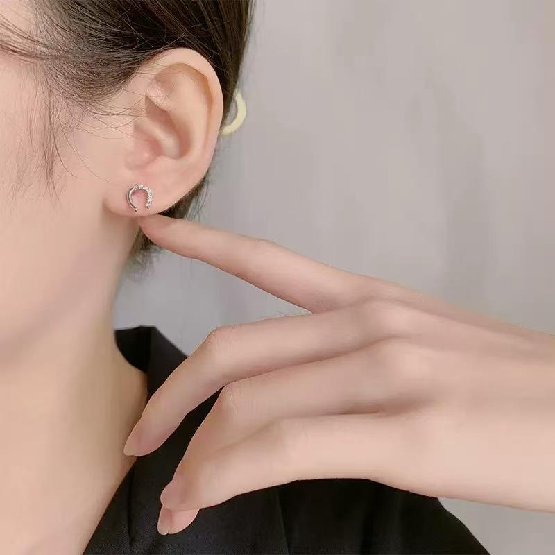 Delicate Small U Shaped Horseshoe Zircon Stud Earrings Sweet Minimalist Fashion Jewelry For Women Elegant Daily Wear Accessories