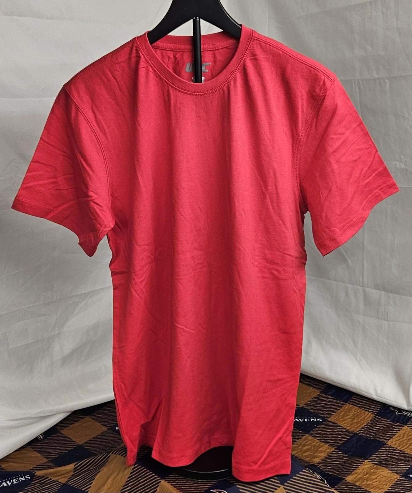 Men s Official UFC Red Size Large. Unisex T-Shirt L