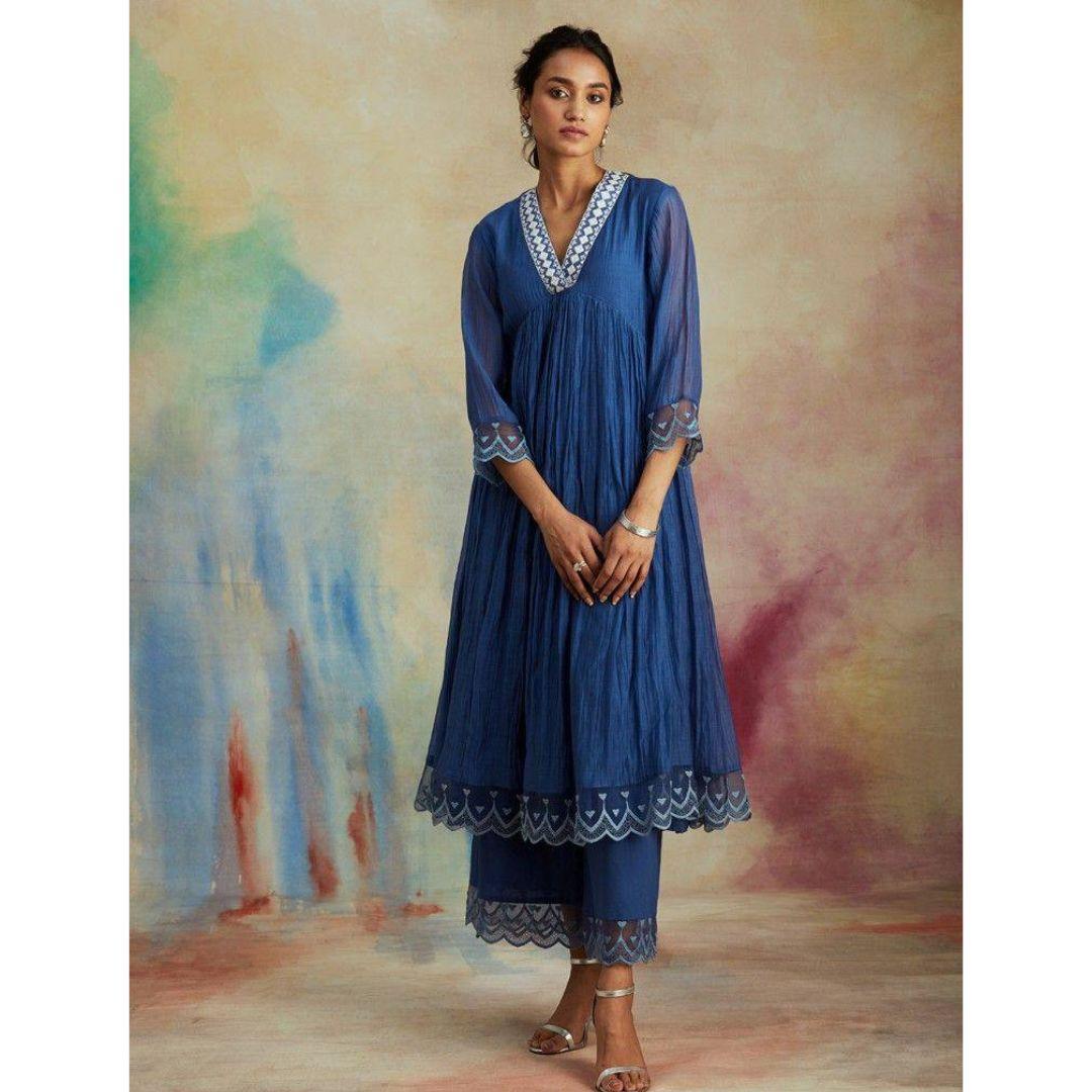 

Фирменное и разработанное платье высшего качества с дупаттой с высокой степенью связи.