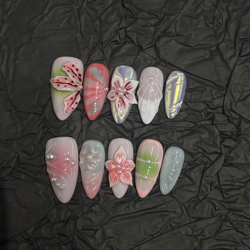 Handcrafted Press-On Nails With Floral Carving Design Thin Fit Women Stylish Manicure