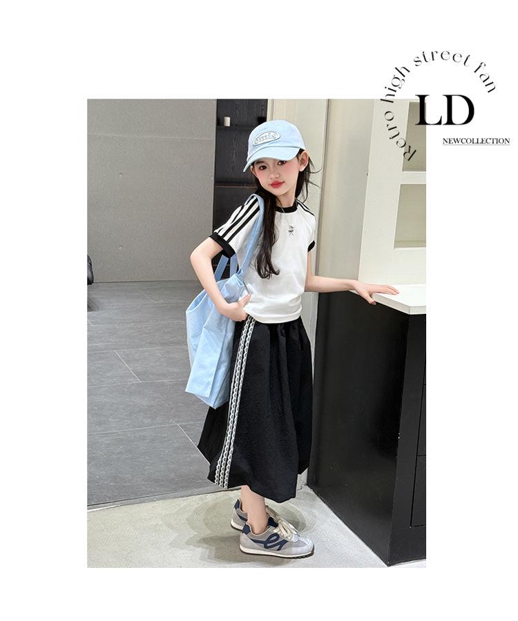 Girls' Summer 2025 Fashion Set: Stylish Short-Sleeve Top with Trendy Seven-Point Tulip Skirt