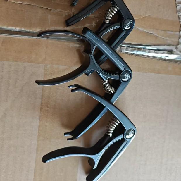 Bakelite Folk Guitar Capo: Classic Ukulele & Guitar String Peg Transposition Clip