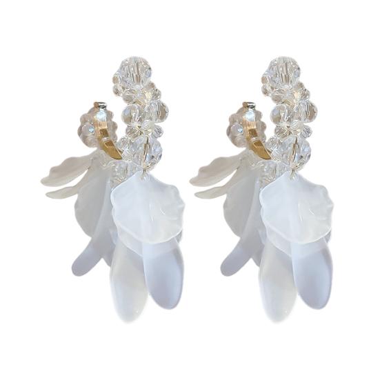 

1 пара серег-гвоздиков с кисточками, серьги-капли с декором в виде лепестков из прозрачного акрила, праздничные серьги-заявления белый
