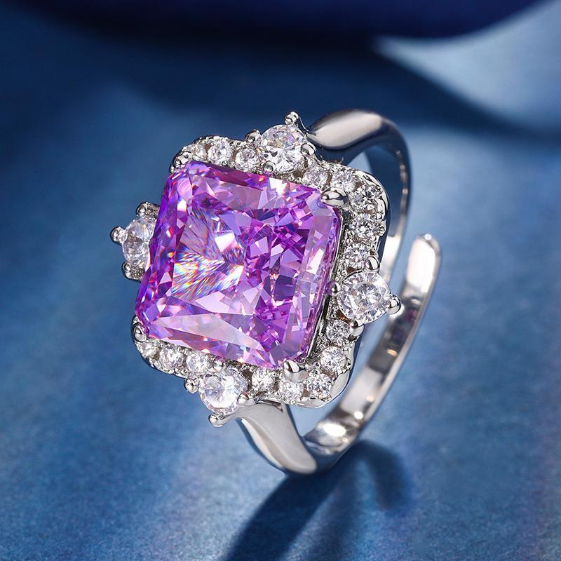 

Autumn and winter new Huabi jewelry high carbon diamond ice flower cut copper inlaid princess square set 12 * 12-10 * 10