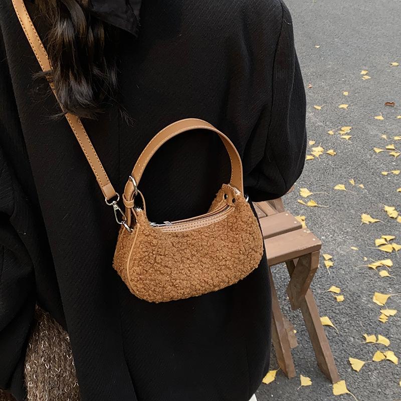 New underarm bag niche design women's bag lamb wool bag casual versatile women's shoulder messenger bag