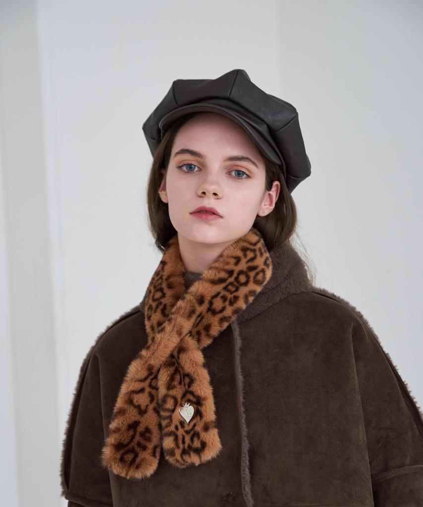 Maneseu Moulin Faux Leather Newsboy Cap (2 Colors)
