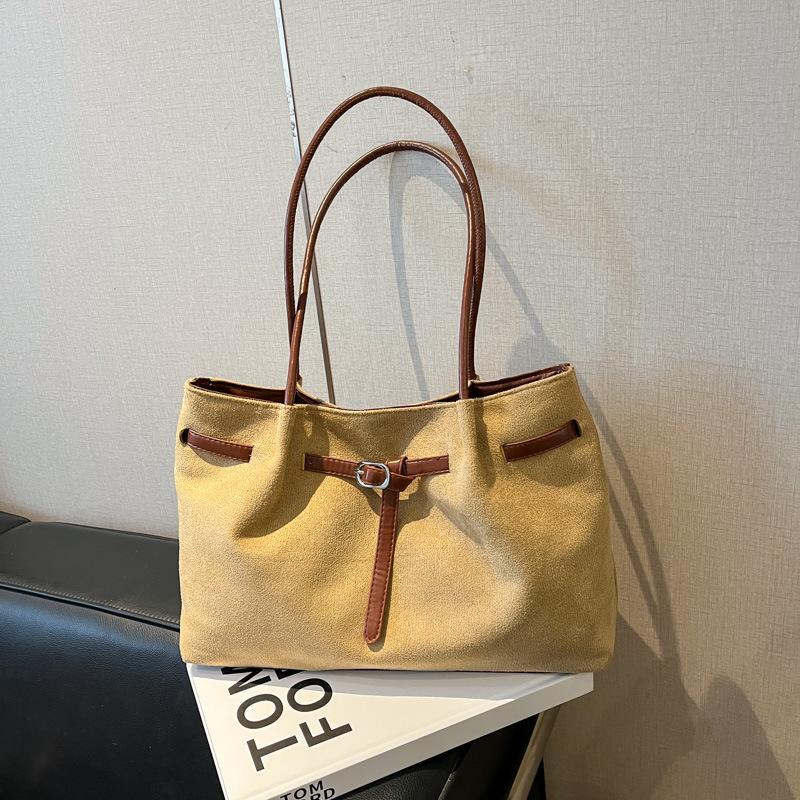 

Simple suede bag women s large-capacity new autumn matte retro shoulder bag commuter tote bag