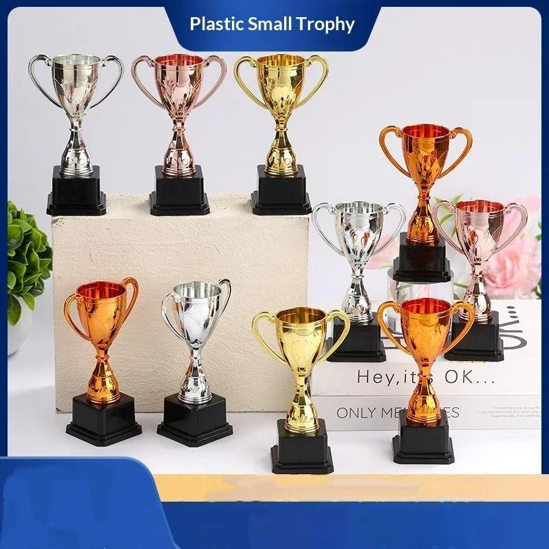 2Pcs Plastic Mini Award Trophy Toys Cute Kids Prizes for Kindergarten Parties Family Parent-child Activity Rewards
