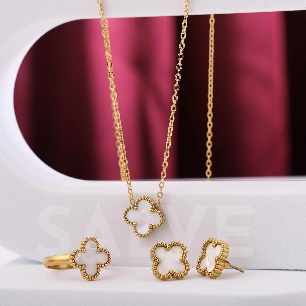 Tarnish Free Jewellery Locket for Girls Pendant | Aesthetic Accessories for Women Stylish Clover Necklace for Girls Chain