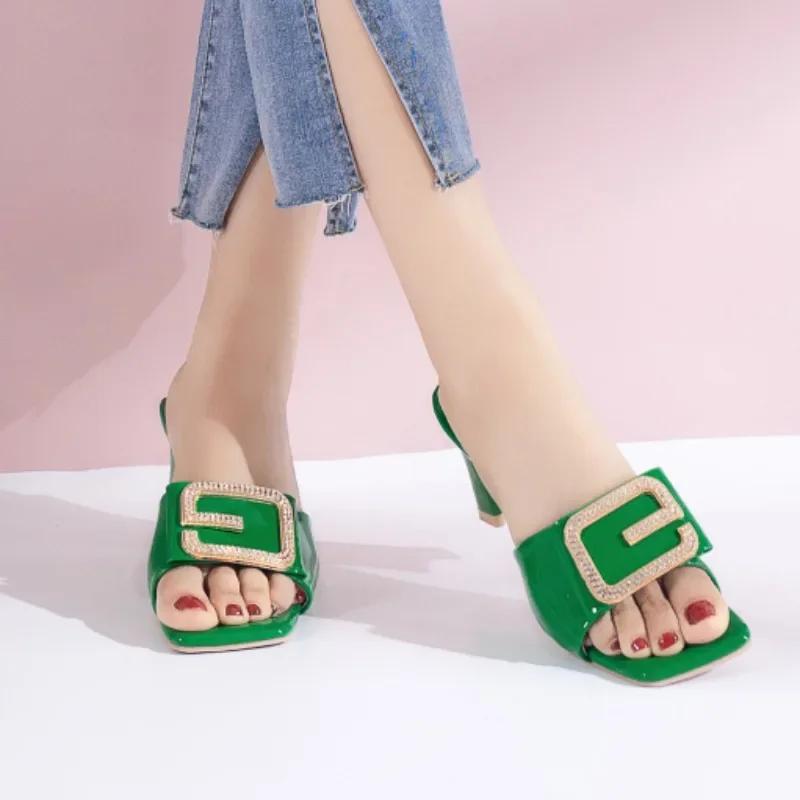 2024 Dámské Letní Nové Luxusní Designové Sandály s Kamínky PU Vodotěsné Elegantní Banketová Párty Šaty Dámské Vysoké Podpatky Zapatos