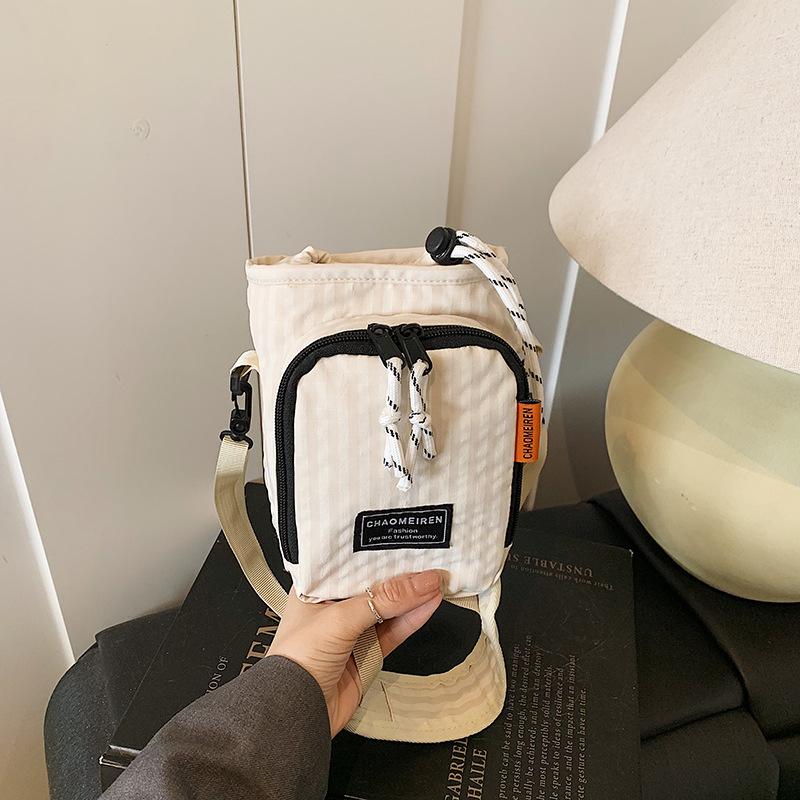 

New fashionable lightweight casual crossbody 2025 spring simple personality outdoor travel shoulder bag trendy small square bag белый