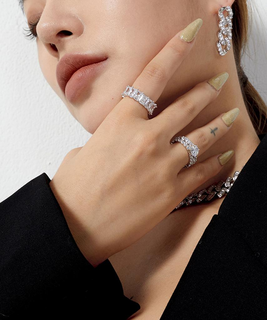 Raindrop Jewelry 2.5Mm Round Solitaire Set Rings