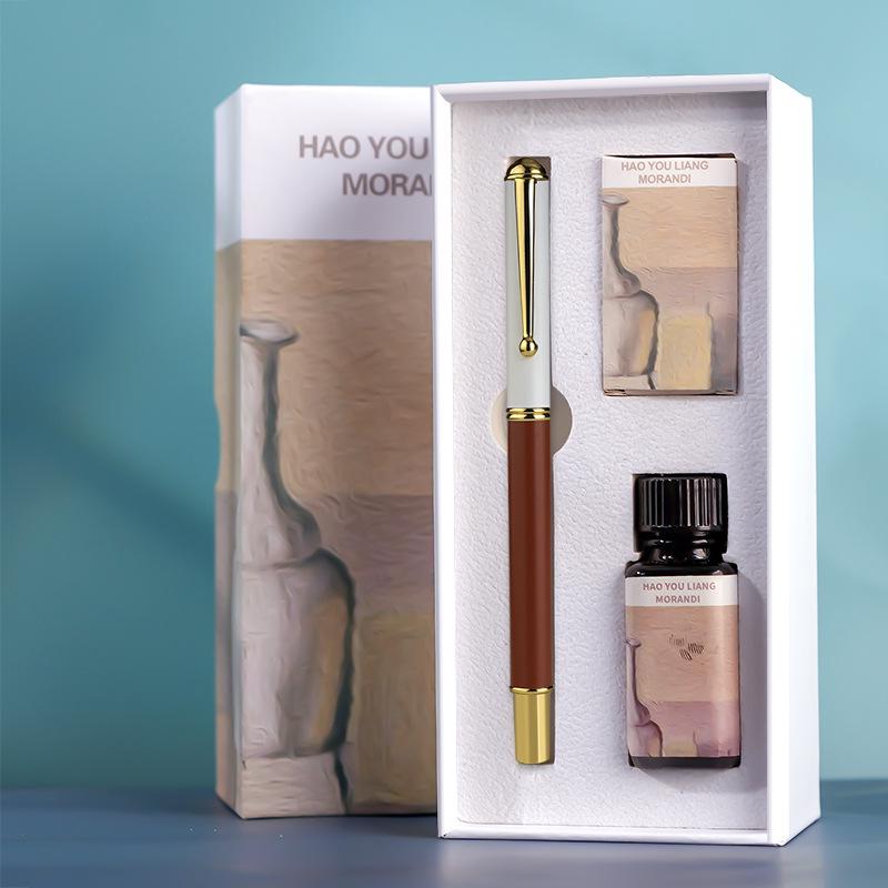 Children's Fine Nib Fountain Pen Set with Engravable Option, Includes Replaceable Ink Cartridges for Student Calligraphy Practice.