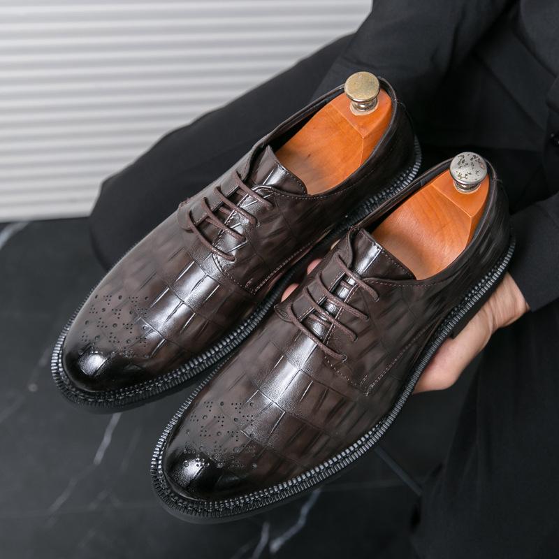 

Новые мужские кожаные туфли деловые туфли в британском стиле свадебные туфли с большой платформой мужские туфли осенние повседневные маленькие кожаные туфли 44