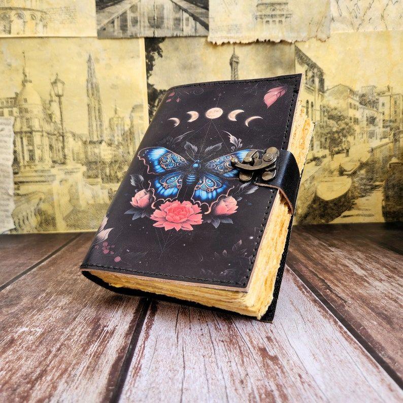 

Подарок-бабочка для нее Кожаный журнал Свадебный альбом для эскизов Кожаный блокнот | Идеальные подарки для него | 200 листов бумаги ручной работы | Замок-защелка 7 x 5 in