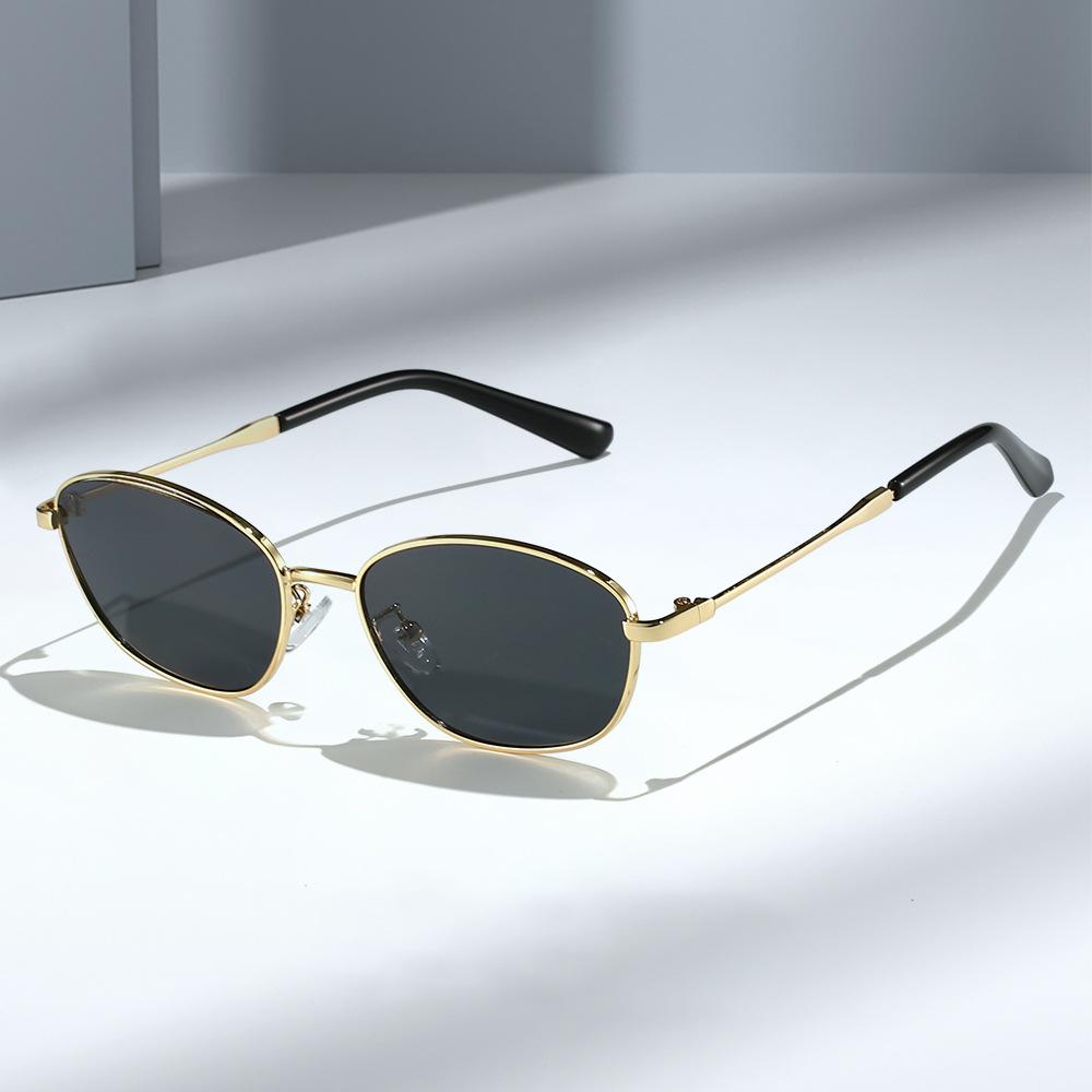 Metal-framed cat-eye sunglasses, retro style, trendy, suitable for driving