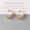 Metal Feather Women's Stud Earrings Gold Color C-shaped Earrings for Female Unusual Earrings Bijoux Femme Fashion Jewelry