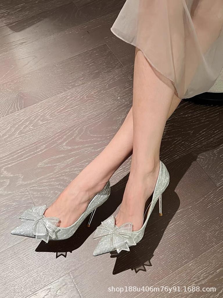 [Spot] New high heels, pointed tip, thin heel, rhinestone bow, French temperament, celebrity main wedding shoes