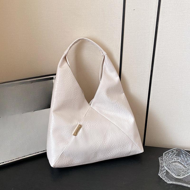 A Hand-held Triangular Underarm Bag Simple Fashionable Individual and Stylish Single-shoulder Bag