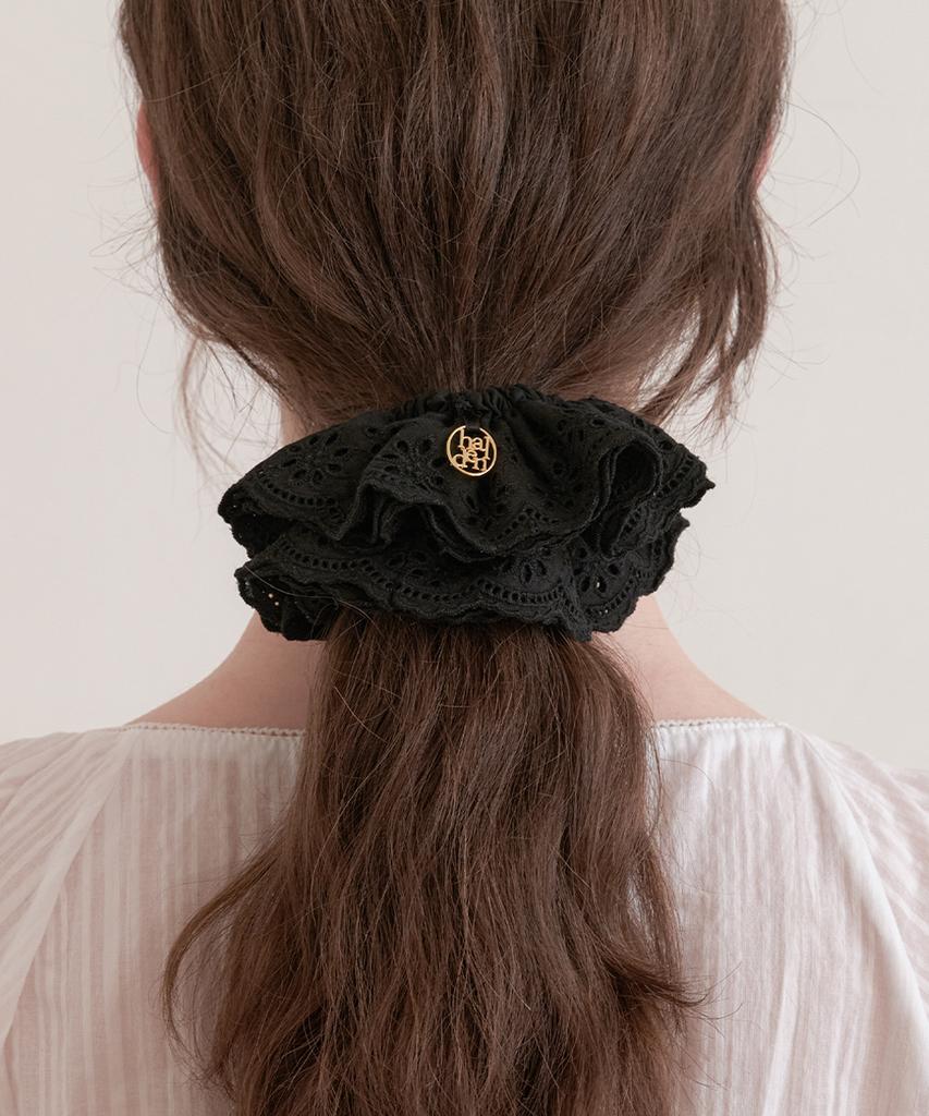 Halden 3 Layer Lace Frill Logo Pendant Scrunchie (H021_Black)