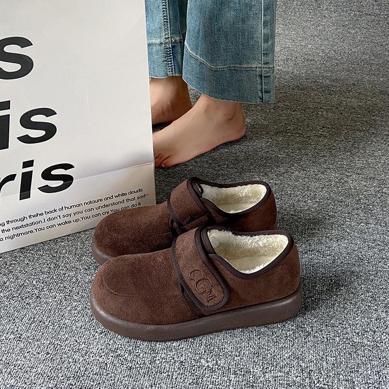

2025 winter new old Beijing cotton shoes women s velvet thickened warm middle-aged and elderly mothers soft sole non-slip one pedal 44 коричневый