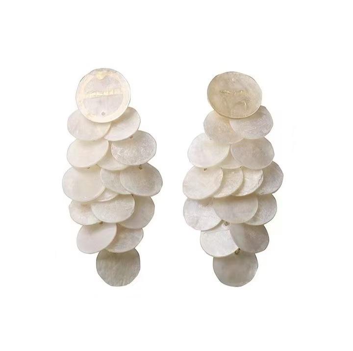 Flower Temperament Fringed Earrings Round Shell Fringed Leisure Vacation Style Earrings Atmospheric Light Luxury High-End Earrings