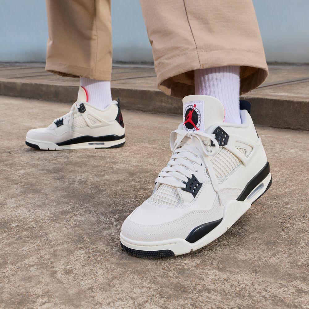

Jordan 4 Retro OG Flight Club 48.5