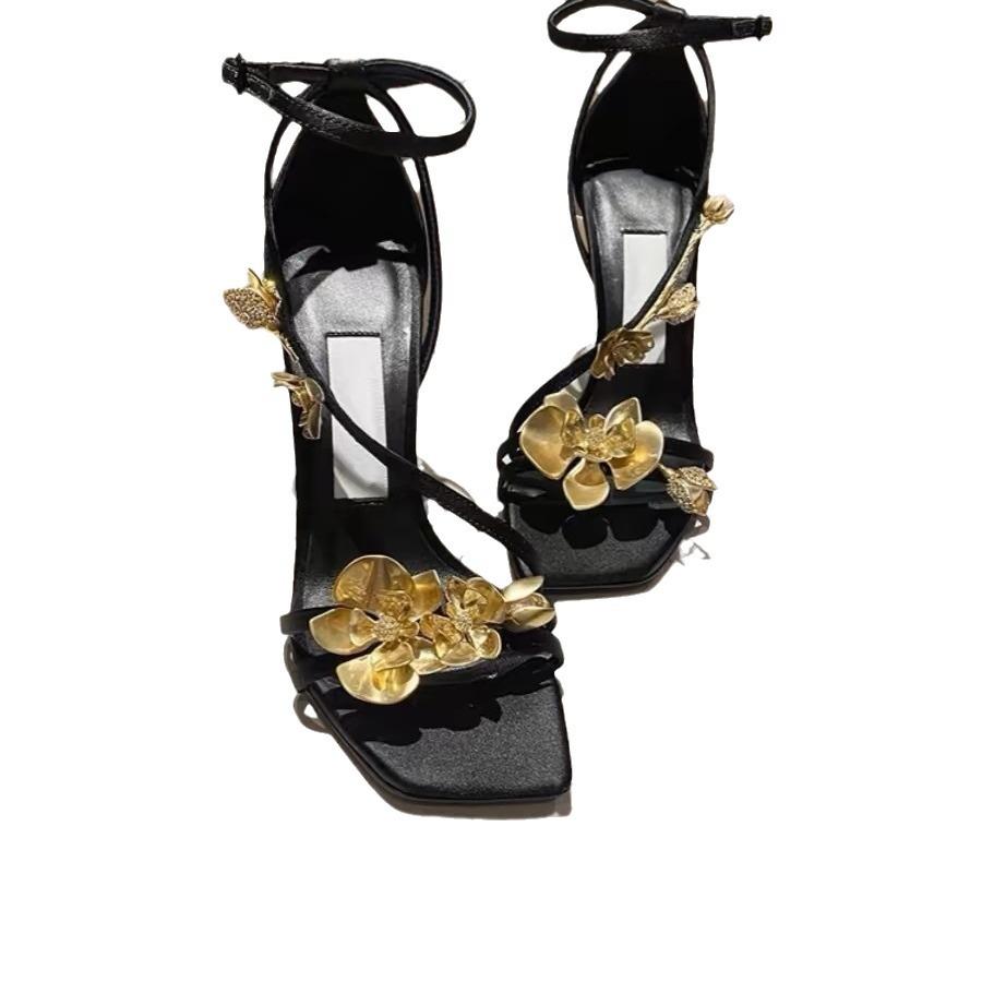 [Spot] European and American New Metal Flower Decorative Flower Fashionable Square Head High Heel Open Toe Word with Buckle Sandals Women