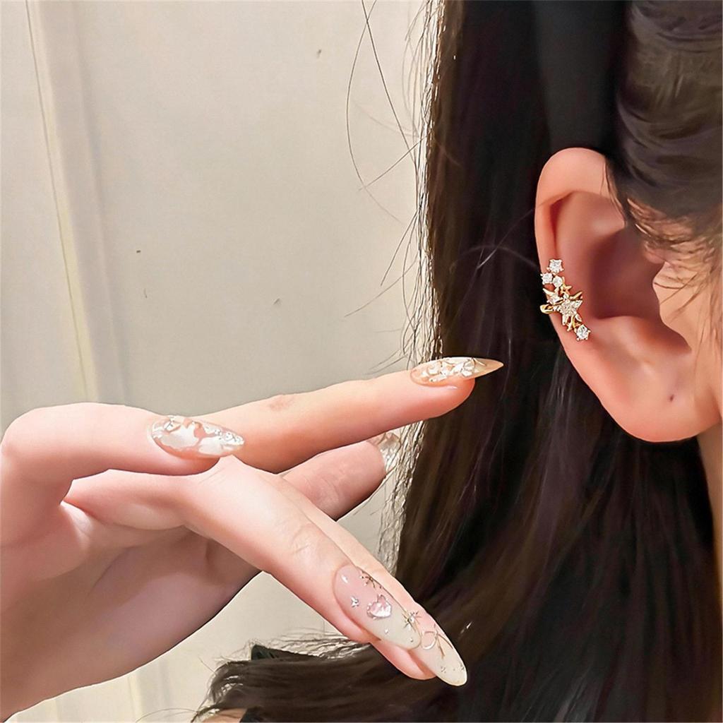 Korean Two-Tone Star Ear Cuff for Women, Piercing-Free, Exquisite Zirconia Earrings, Luxurious High-End Jewelry.