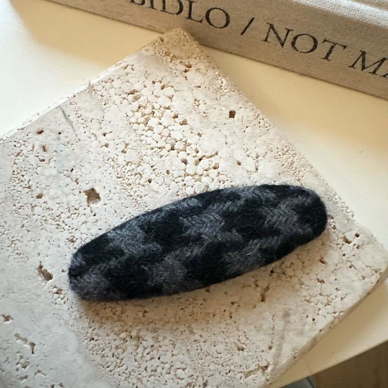 Retro Vintage Style Plaid Fabric Hair Clip Women Autumn Winter Side Clip Broken Hair Bangs Hair Accessories Daily Wear Gifts