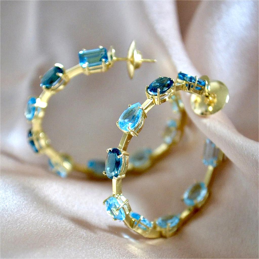 Boucles d'oreilles créoles dorées en forme de C incrustées de zircone synthétique bleue pour femmes, bijoux artisanaux élégants et exquis pour banquet