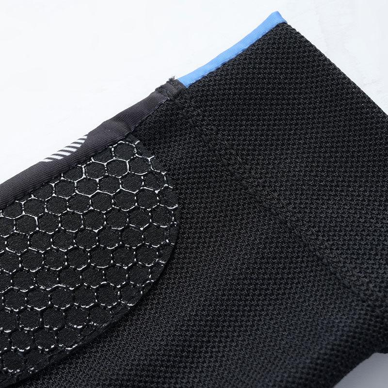 Billiard Gloves with Three Fingers Light and Breathable Enlarged Left Hand Single Elastic Snooker Billiard Silicone Anti Slip Gloves