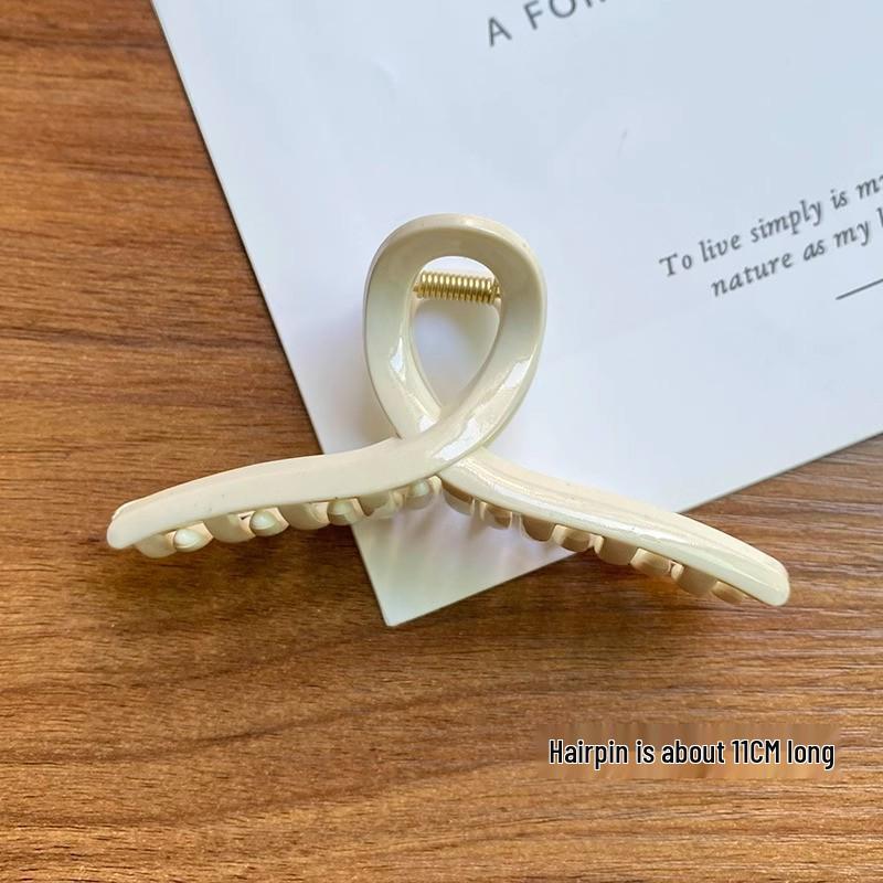 Large French Retro Claw Hair Clip for Elegant Women's Hairstyles.