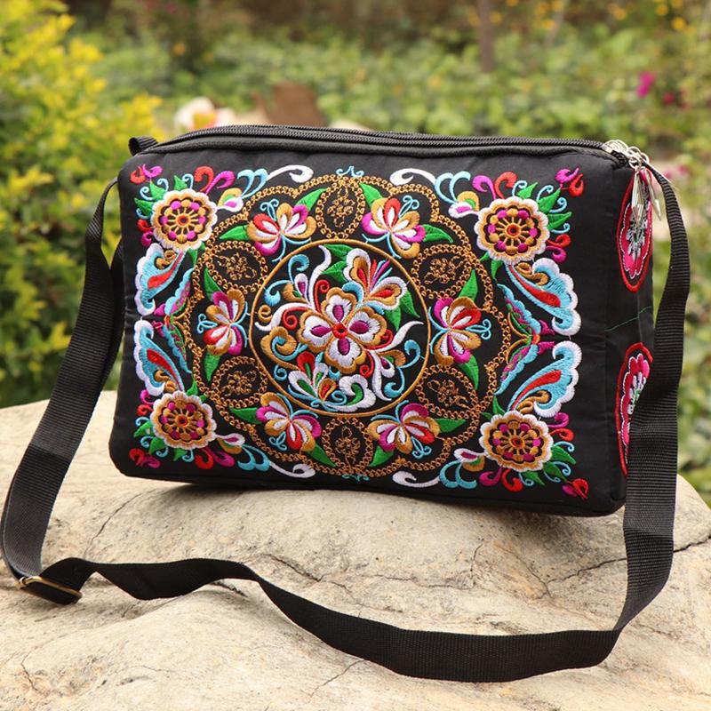 Omuz Çantası Yunnan Etnik Tarzı Işlemeli Çanta Crossbody Çanta Kadın Çantası Büyütülmüş Üç Fermuarlı Kumaş Çanta Büyük Kapasiteli Kare Çanta