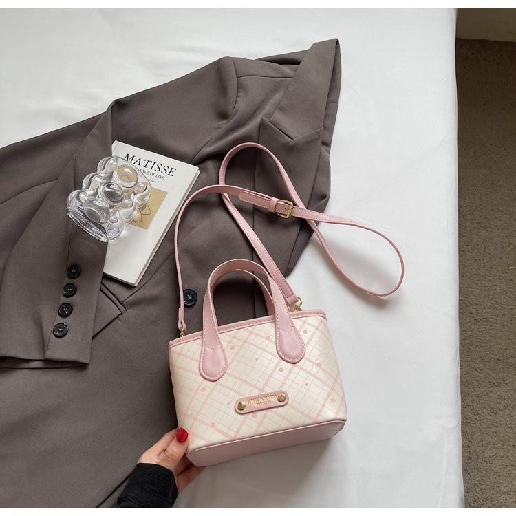 Fashion Chessboard Gotot Bag Women's 2025 New Hand Bag Commuter Shoulder Crossbody Bag Contrasting Color Bucket Bag