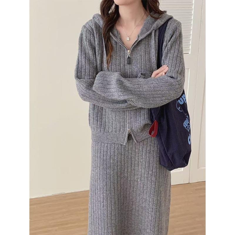 Grey hooded strap double zipper two-piece set casual style large size pit strip skirt knitted cardigan set