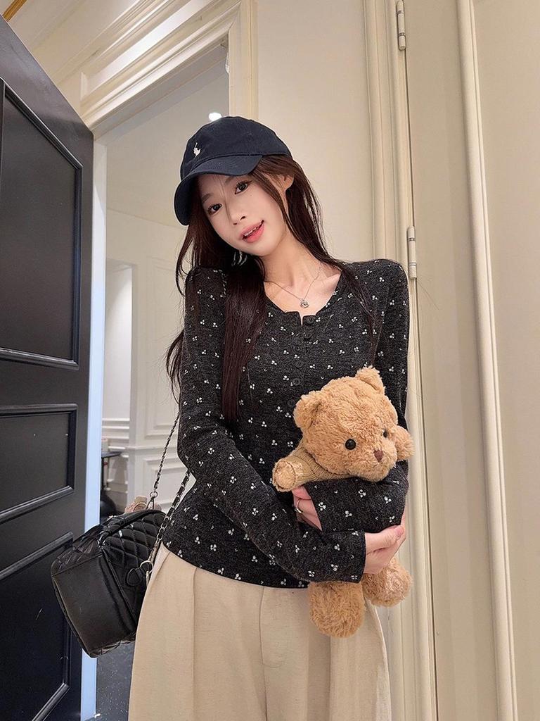 Sweet Spicy Girl Polka Dot Long Sleeve Women's T-shirt, 2025 Autumn/Winter Round Neck Button Slim Base Layer