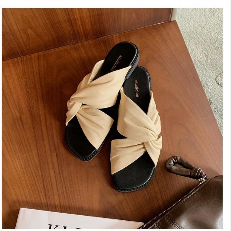 Soft~ Huge Comfortable Soft Skin Pleated Kink Versatile Square Head Cloud Half Slippers