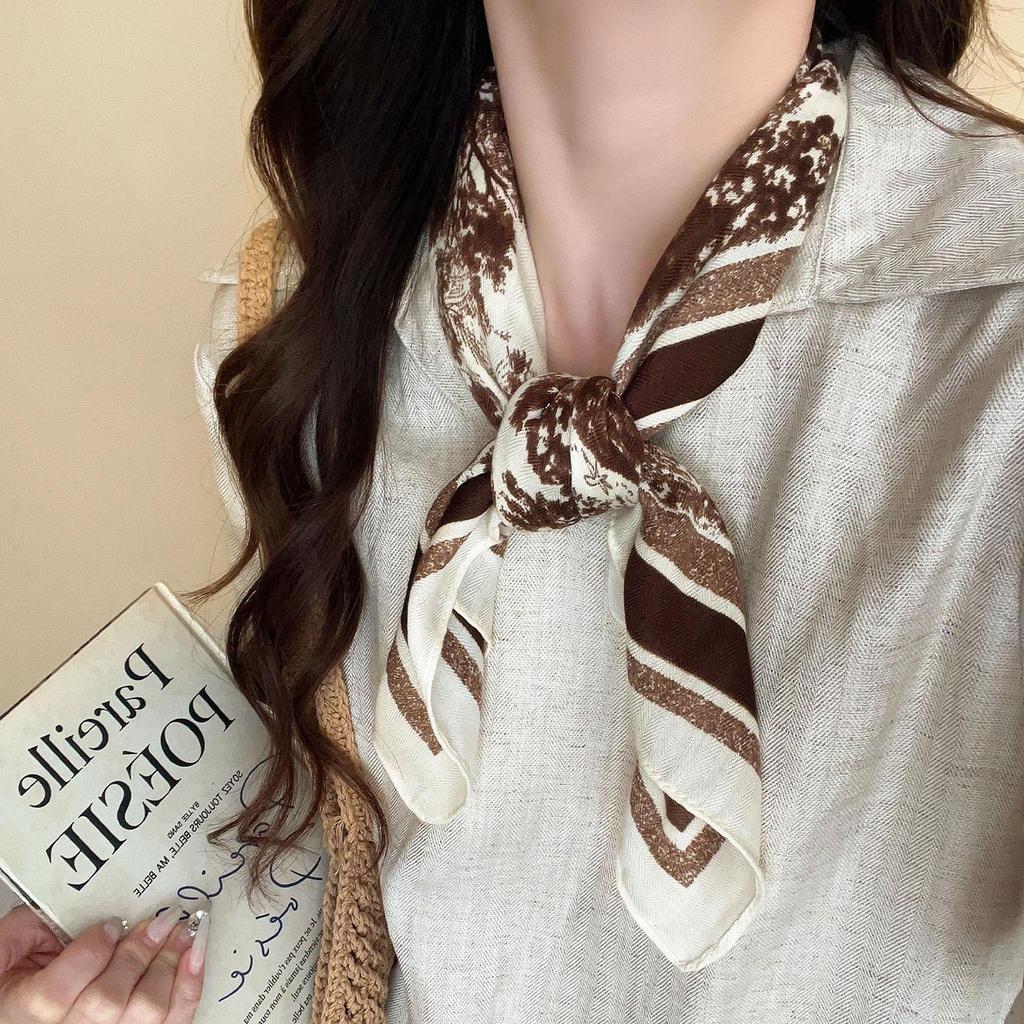 2025 Retro Chic Women's Square Scarf: Autumn/Winter Neck Gaiter & Versatile Waist Accessory