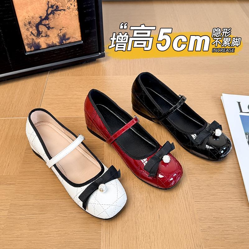 French Princess Mary Jane Shoes New Retro Pearl Bow One-word Buckle with Inner Height Increase Small Leather Shoes