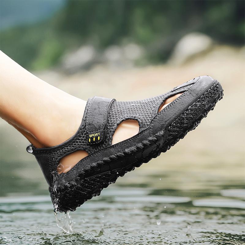 Summer Closed Toe Sandals for Men Sandals Breathable and Versatile Outdoor Handmade Large Beach Shoes Hollow Mesh Shoes