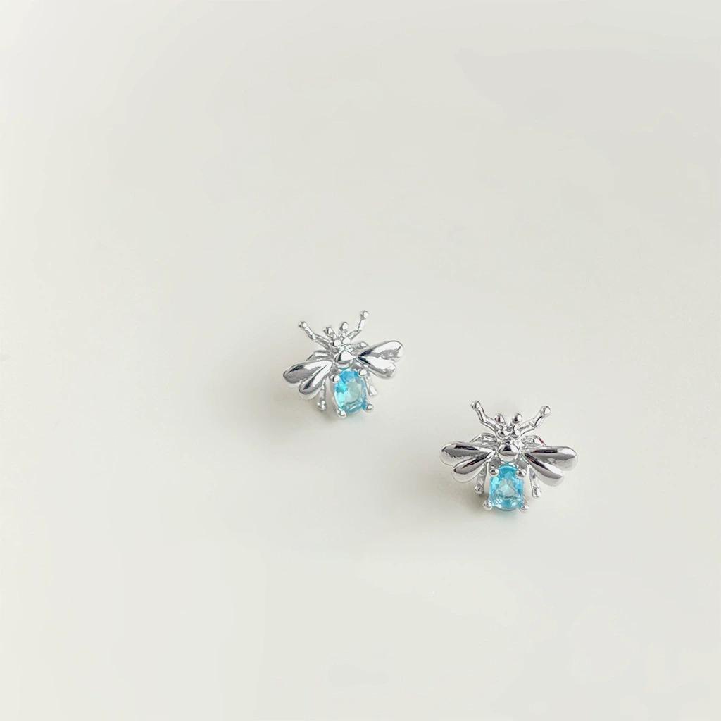 Cute Zirconia Bee Insect Ear Stud Piercing Earrings For Women Elegant Fashion New Jewelry Friend Gift Party Daily