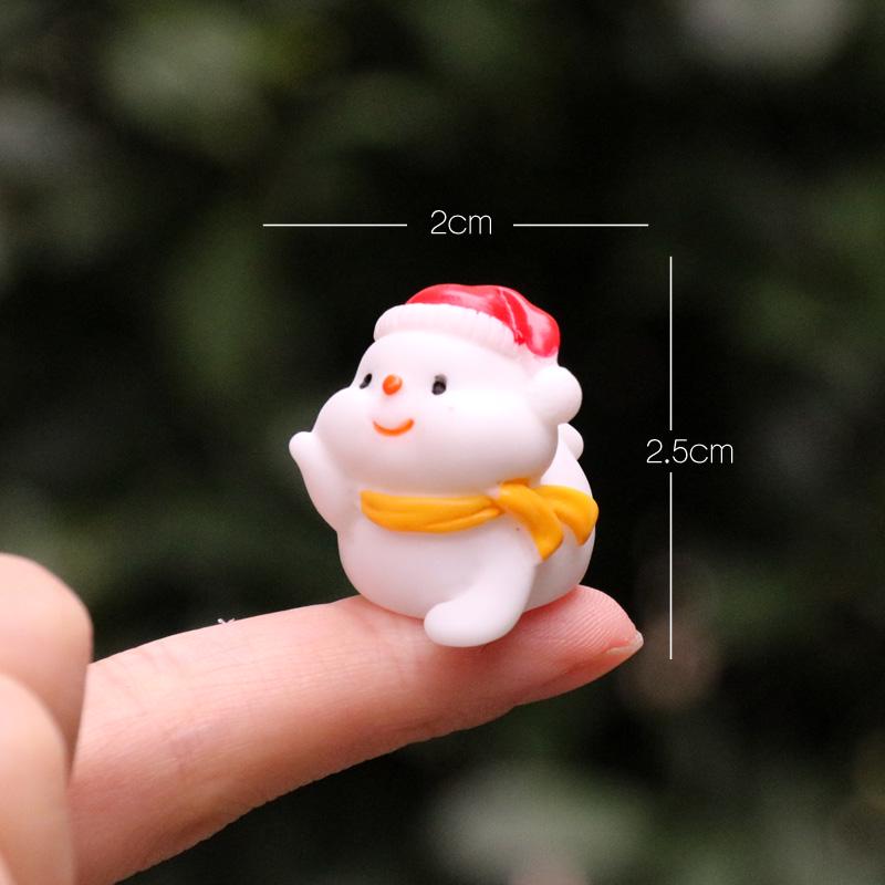 Handmade Mini Sleigh with Santa Claus Christmas Ornaments for Cake and Micro Landscape Decor