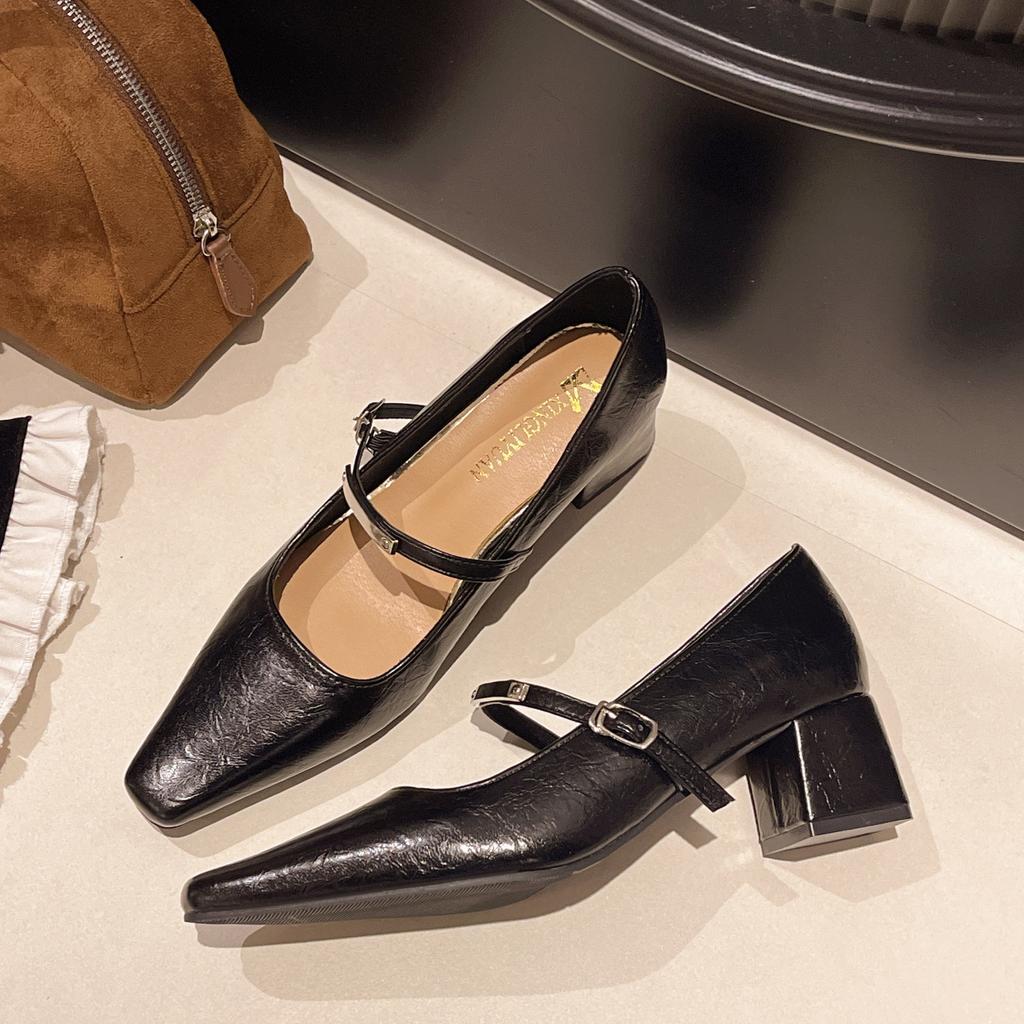 Fairy wind shallow mouth word with temperament small pointed Mary Jane single shoes women 2025 new simple commuter high heels