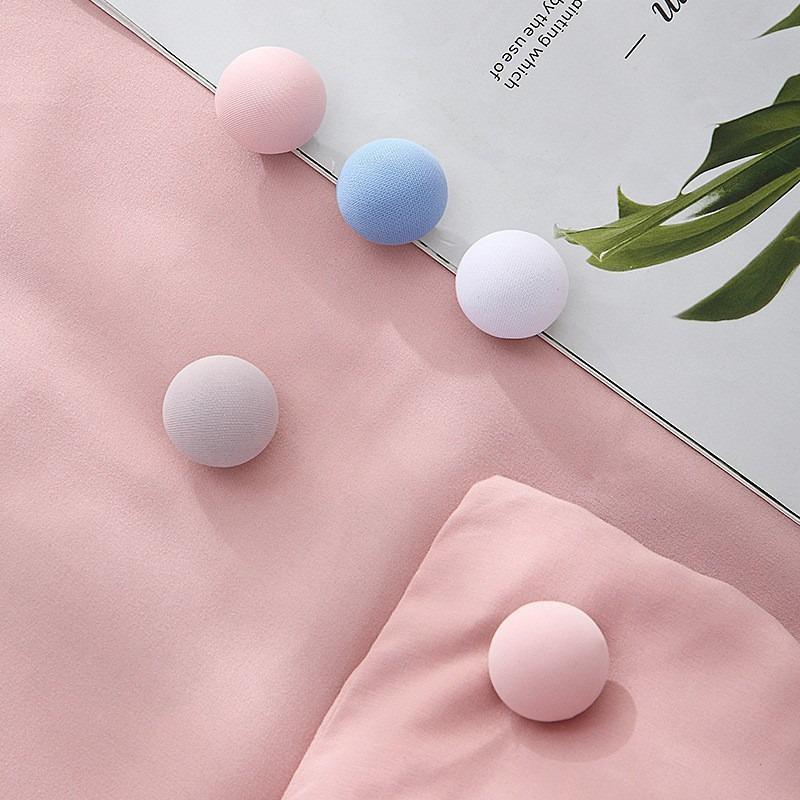 Skin-Friendly Seamless Duvet Securing Clips - Reusable, Anti-Slip Detachable Fixers for Home Safety