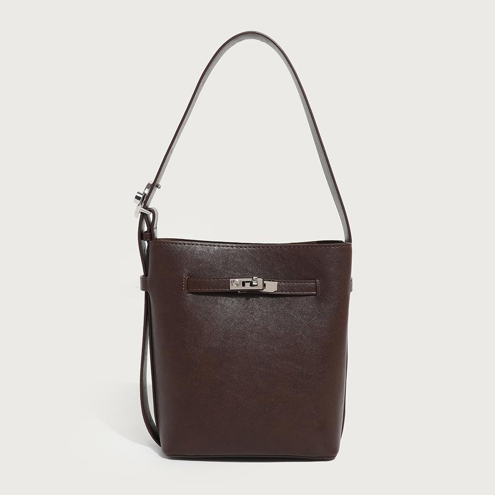 2024 Winter New Niche Women's Bag Fashion Commuting High-Grade Oil Wax Leather Single Shoulder Crossbody Chain Ins Bucket Bag